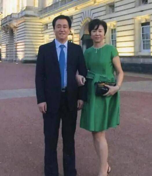 床上有个好莱坞